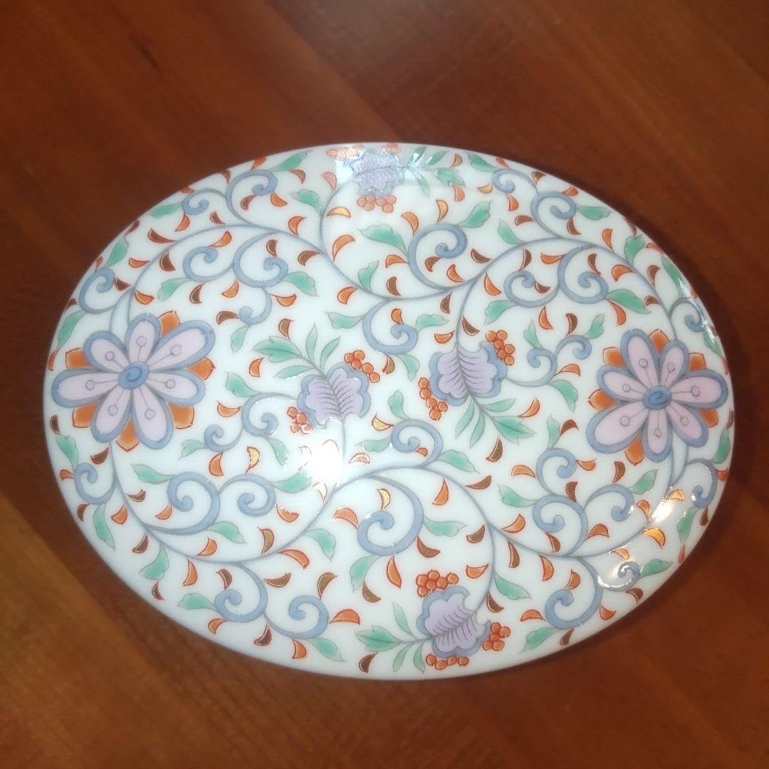 宮内庁御用達 深川製磁 華唐草 陶筥 小物入れ 蓋物 有田焼 保存容器 茶道具